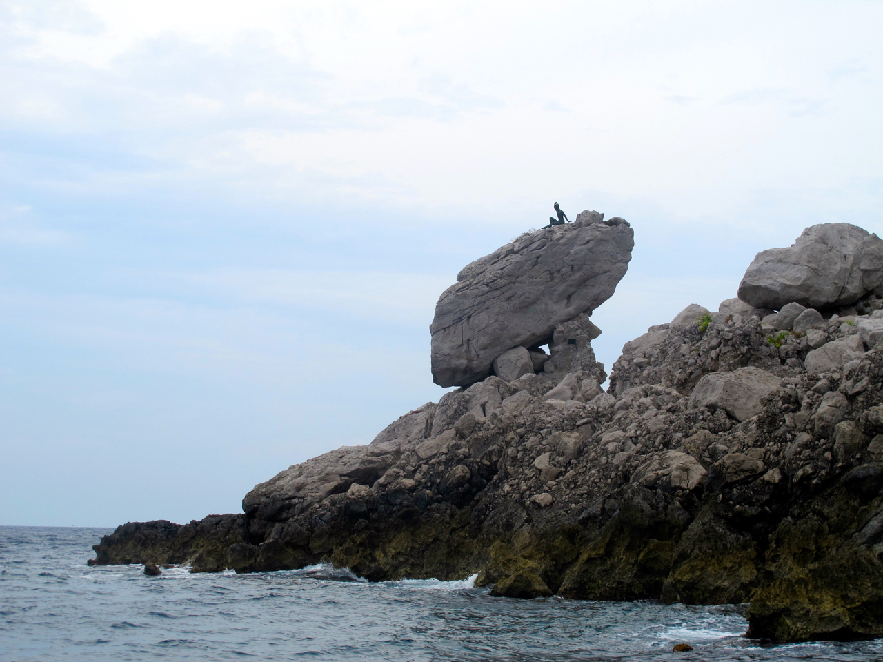 Up there! Look! It's the symbol of youth in Capri. Forever young.